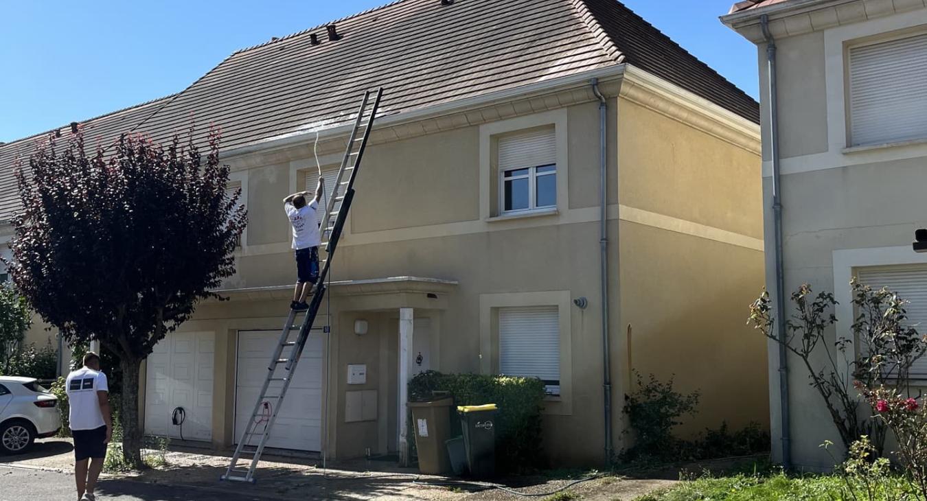 Nettoyage de toiture et façade 77