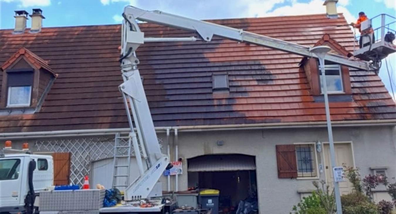 Nettoyage et peinture toiture 77